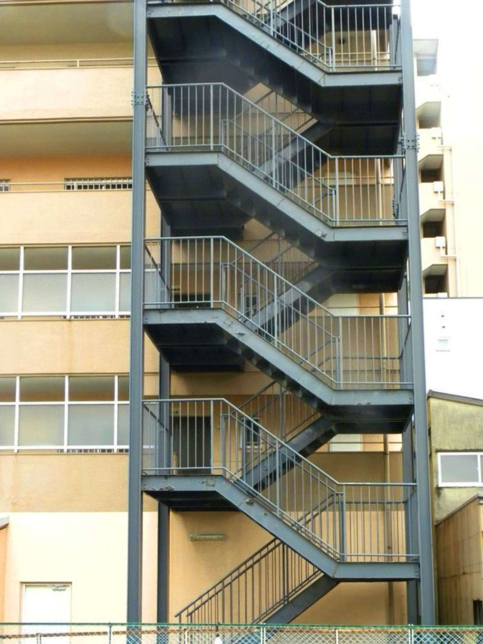 Thang thoát hiểm phòng cháy chữa cháy